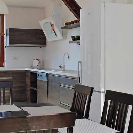 Apartmán Attic With Parking, Near The Center Of Cb - 110M2 Ceske Budejovice Exteriér fotografie